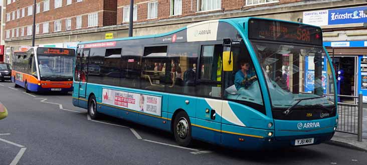 Optare Versa Arriva Midlands 2554 & Centrebus 770